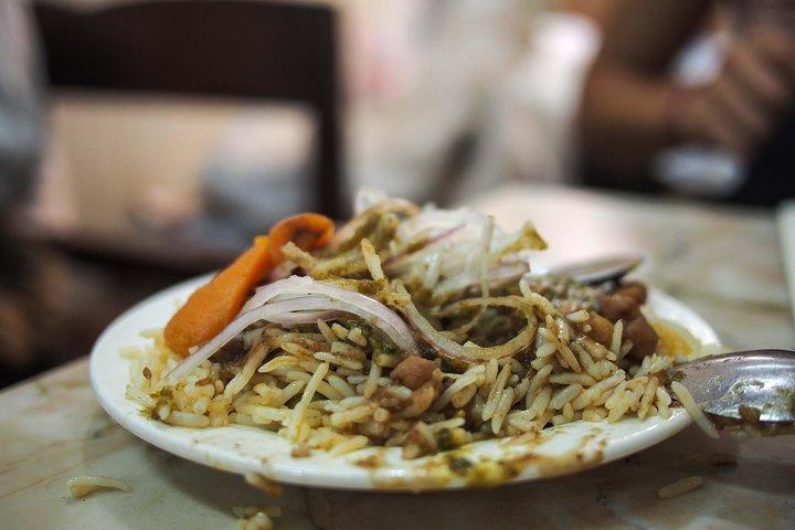 Apreciadores de Comida Atravessam Old Delhi