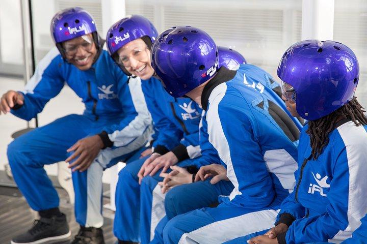 Basingstoke iFLY Indoor Skydiving Experience - 2 Flüge & Zertifikat