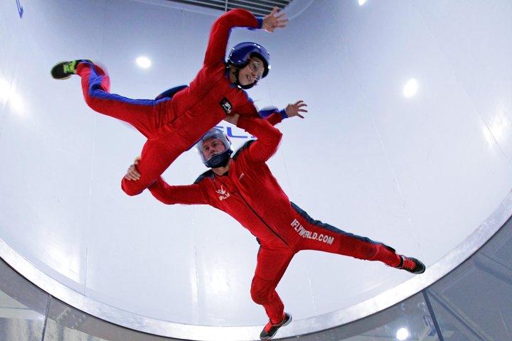 マンチェスター iFLY インドア スカイダイビング体験 - 2 フライト & 証明書