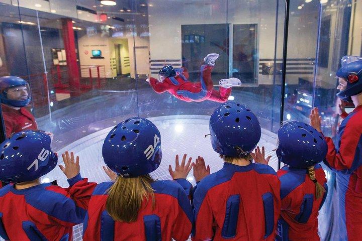 マンチェスター iFLY インドア スカイダイビング体験 - 2 フライト & 証明書