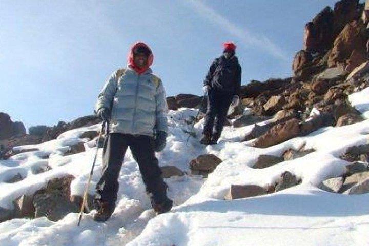 5日間のハイキング山ケニアからChogoria経由ナイロビから