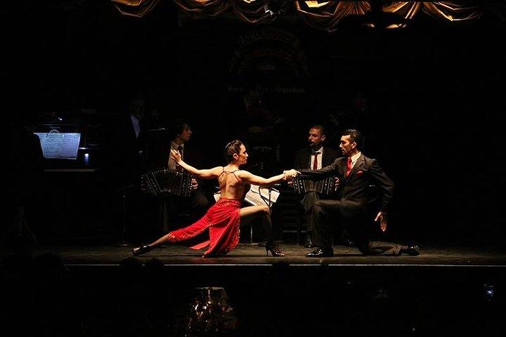 Show de Tango La Ventana com Jantar Opcional em Buenos Aires