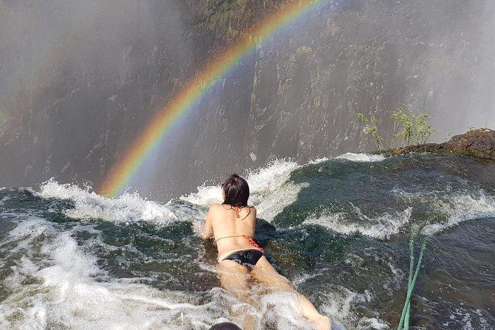 Piscina de diablos para grupos pequeños y paseo en safari de rinocerontes