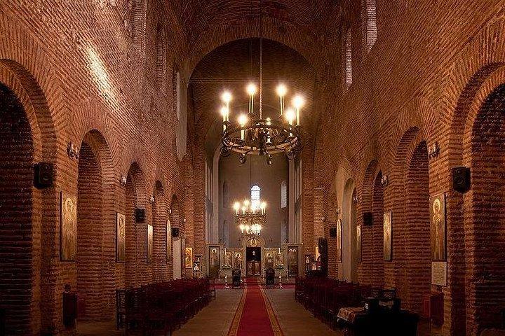 Visite privée à pied parmi les églises de Sofia