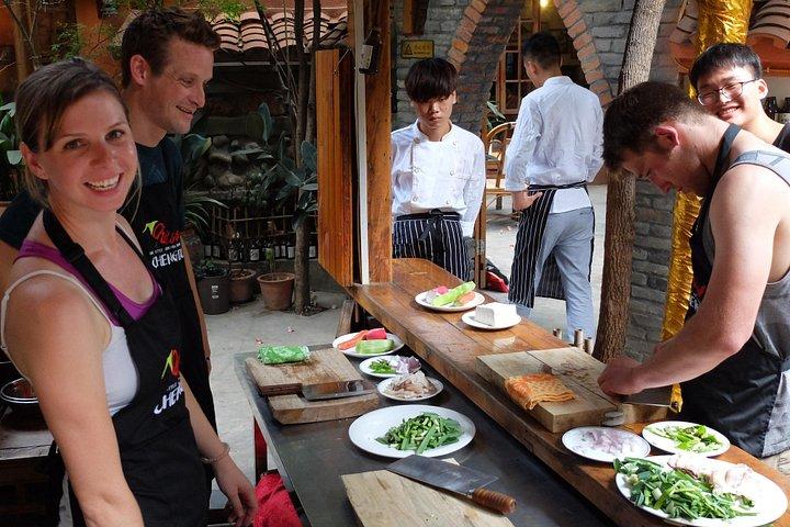 3日間の成都パンダ基地と楽山仏料理教室