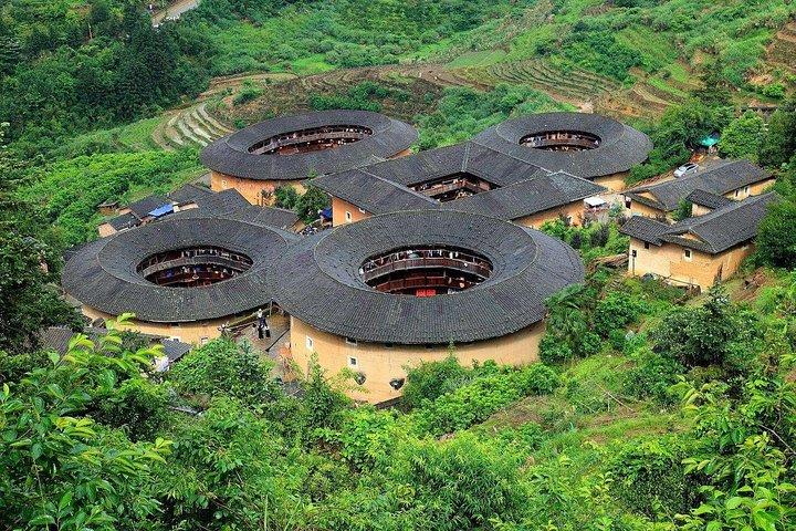 Private Tagestour zum Tianluokeng Tulou Cluster ab Xiamen