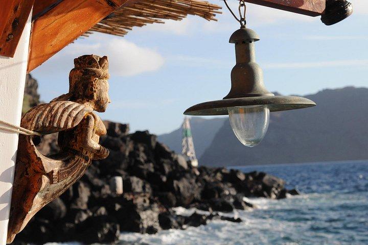 サントリーニ島 4時間プライベートカスタムガイドツアー