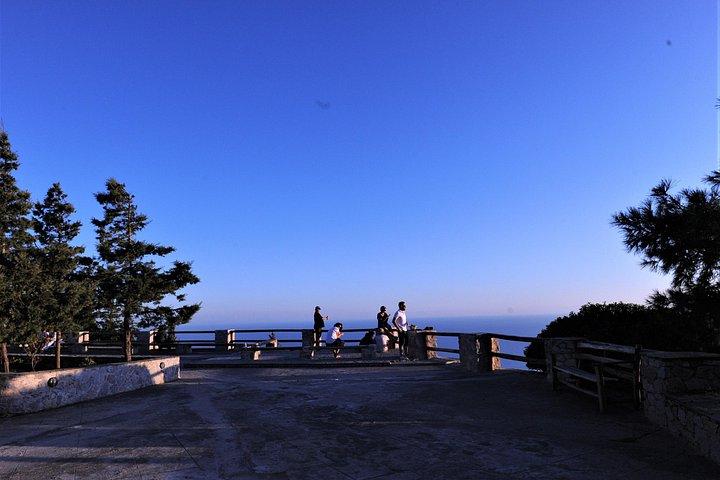 サントリーニ島 4時間プライベートカスタムガイドツアー