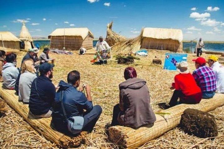 チチカカ湖2日ツアー：ウロス島、アマンタニ島、タキーレ諸島