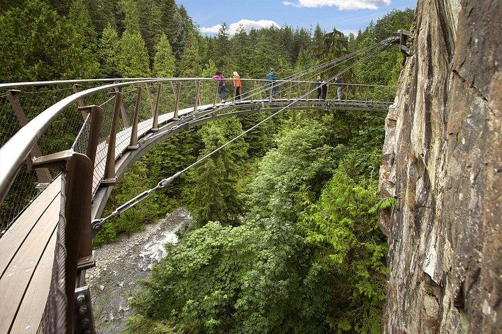 Vista panorâmica da Ponte Suspensa Capilano + Grouse Mountain Tour