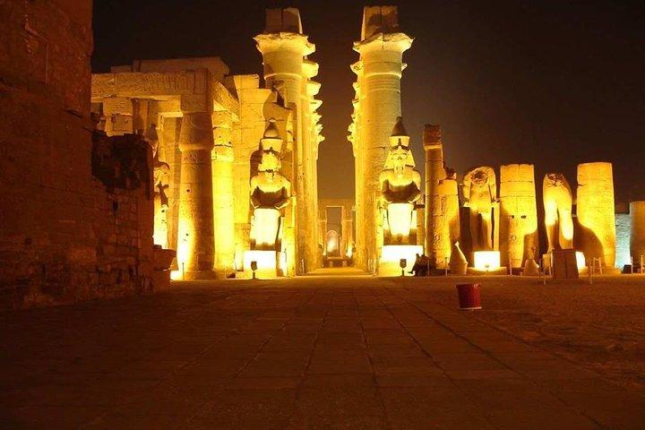 Ton und Licht zeigen Karnak Tempel