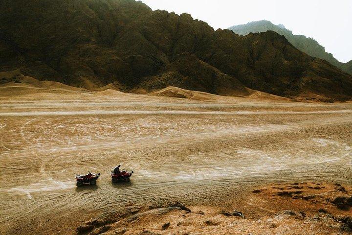 Desert Safari tour adrenalinico a Sharm-Elsheikh in quad ATV