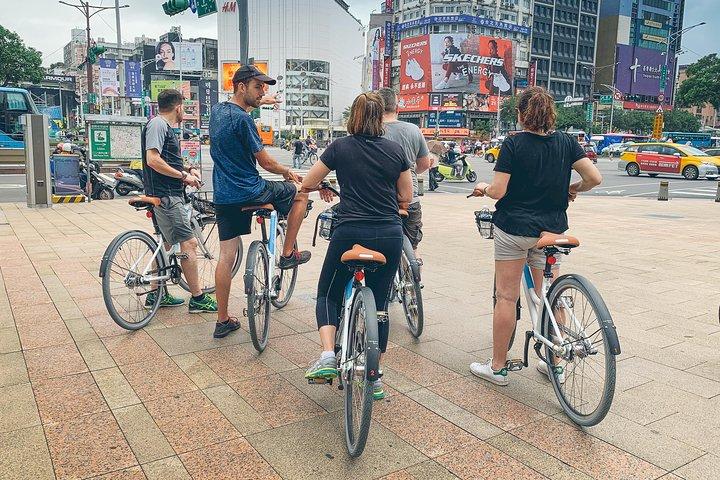午前4時間サイクリングシティツアー（朝食付き）