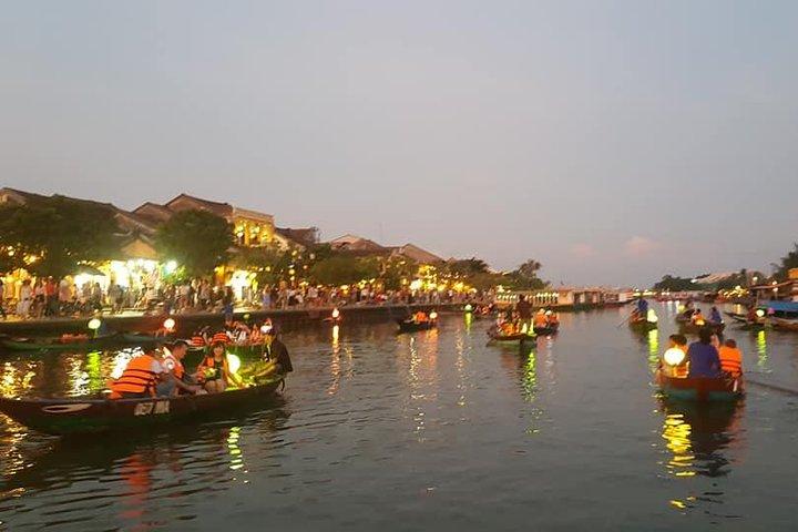 Hoi An Ancient Town - Tour a piedi, Giro in barca con le lanterne, Mercato notturno