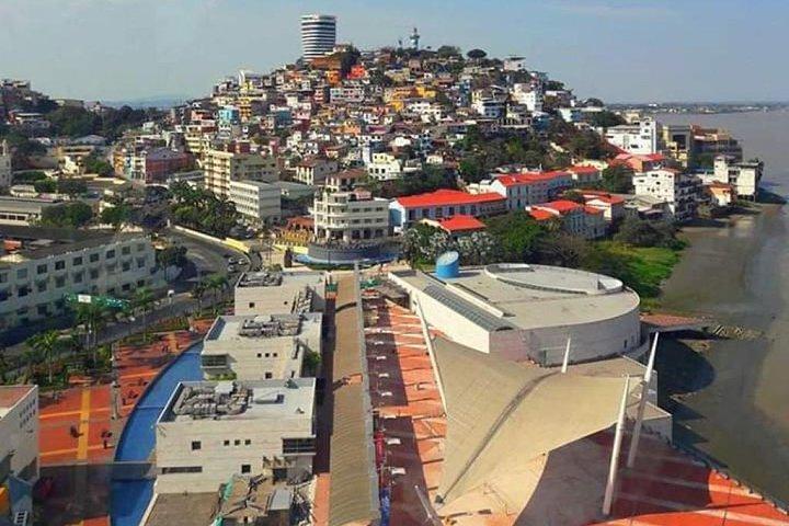 グアヤキル空港からホテルまでの送迎