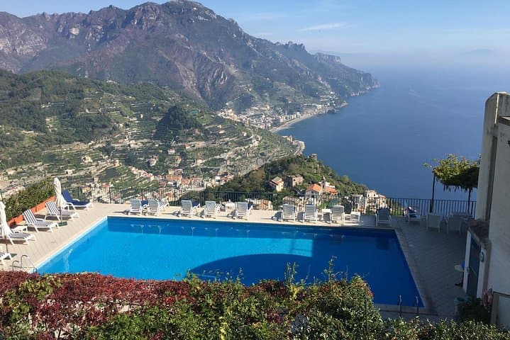 Transfer Naples to Ravello and stop in Pompeii