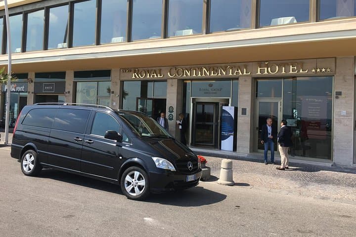 Transfer Naples to Ravello and stop in Pompeii