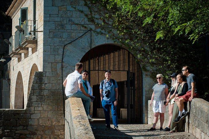バルセロナ発 : 「 Game Of Thrones」ジローナ小グループツアー