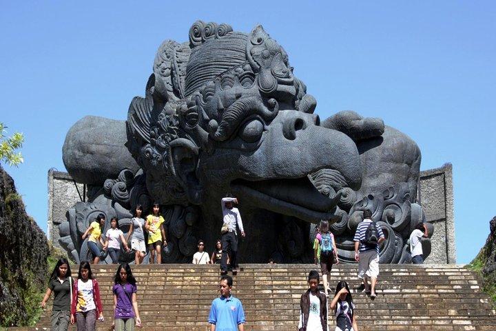 プライベート カー チャーター - 1 日 10 時間の旅程でバリ島を探索