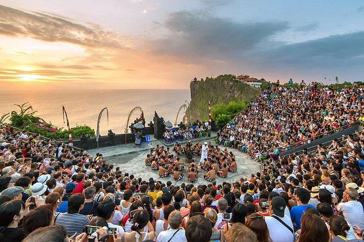 プライベート カー チャーター - 1 日 10 時間の旅程でバリ島を探索