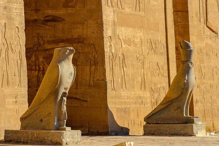 Crociera sul Nilo da Assuan a Luxor con (Balloon e Abu Simbel) 3 notti (biglietti del treno)