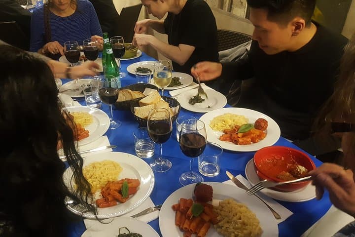 Evening Flavors of Naples: Private Food Tour and Wine Tasting