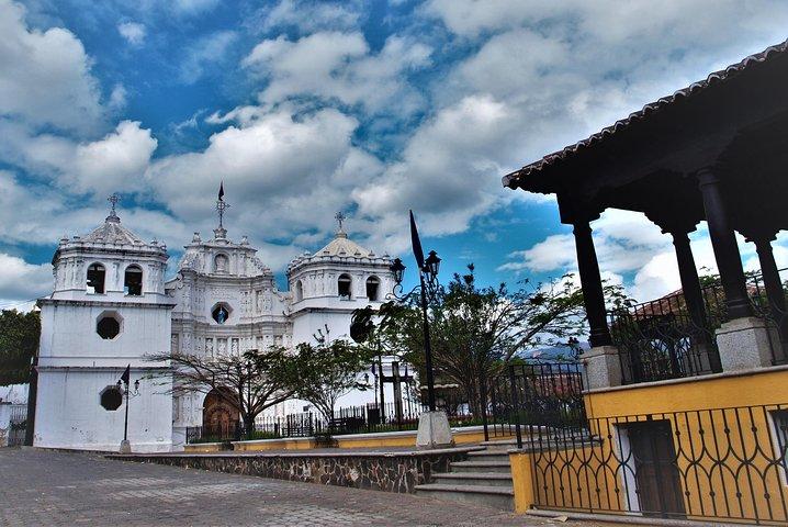 Tour de pueblos alrededor de Antigua Guatemala y Hobitenango