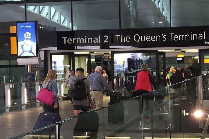 専用ミニバンでロンドンからヒースロー空港へ
