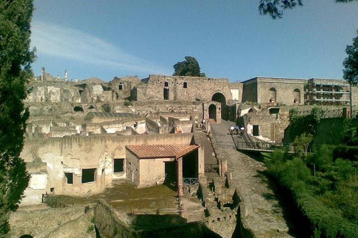 Pompeii and Vesuvius Private Guided Tour