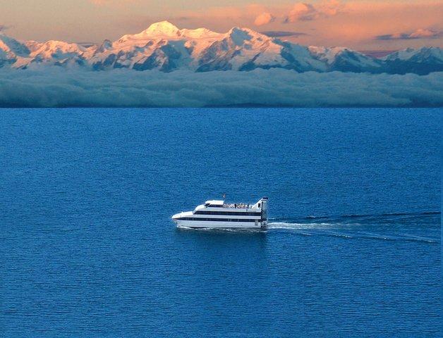 Titicaca Meer en Sun Island Catamarancruise per nacht vanuit Puno