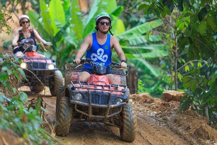 プーケット・オフロードATVツアー－ジャングル、丘、隠れた景色を探索