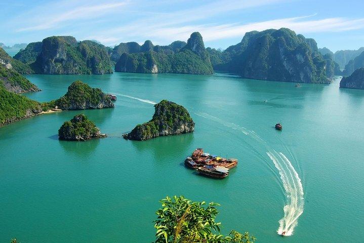 Halong Bay 2 Days 1 Night - Fantasea Cruise 3 Star