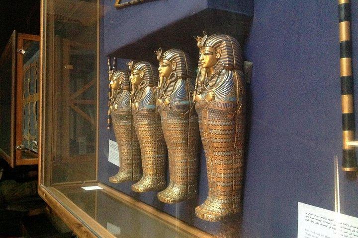 カイロ日帰りツアー：ギザのピラミッド、古代エジプト博物館、バザール