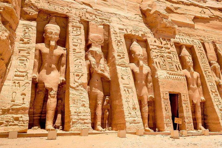 Crociera sul Nilo da Assuan a Luxor con (Balloon e Abu Simbel) 3 notti (biglietti del treno)