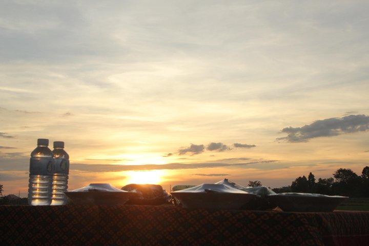 Cena al atardecer en Rice Paddy Fields