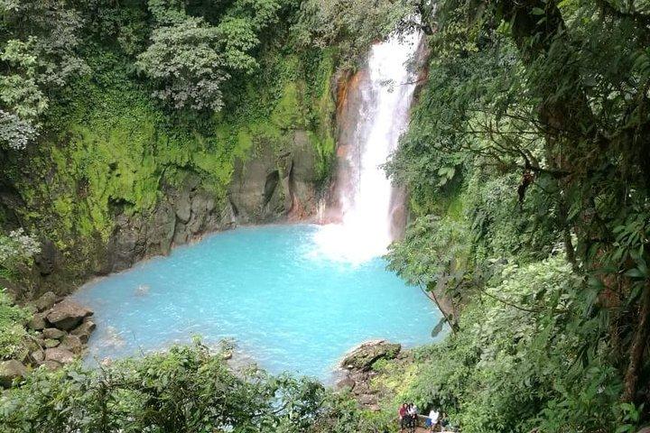 Rio Celeste Wasserfall und Faultierbeobachtungstour