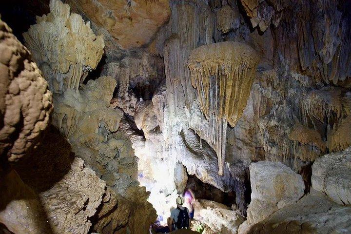Crystal Cave avec un guide touristique local et un déjeuner bélizien