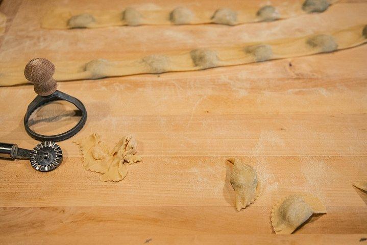 Cesarine: Pasta- und Tiramisu-Kurs in kleiner Gruppe am Lago Maggiore