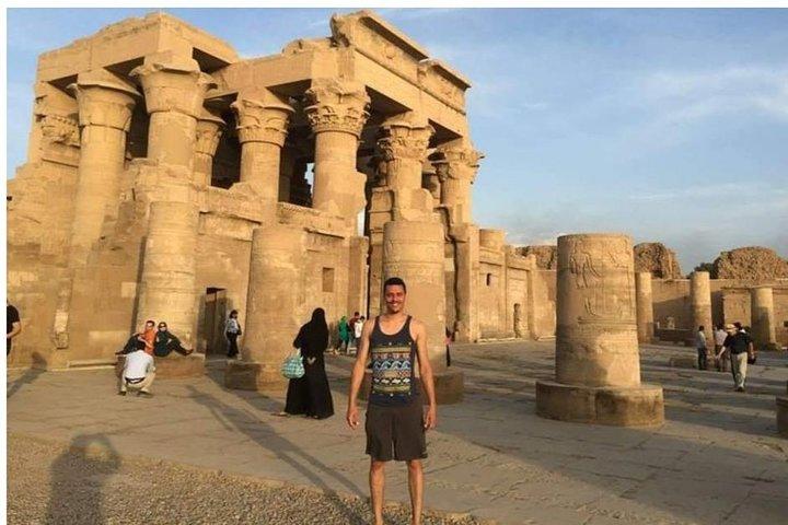 Dagstur till Edfu & Kom Ombo templen från Luxor och släpp av i Aswan eller Luxor