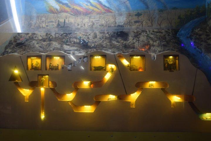 Excursão em grupo de meio dia pelo túnel Cu Chi com guia