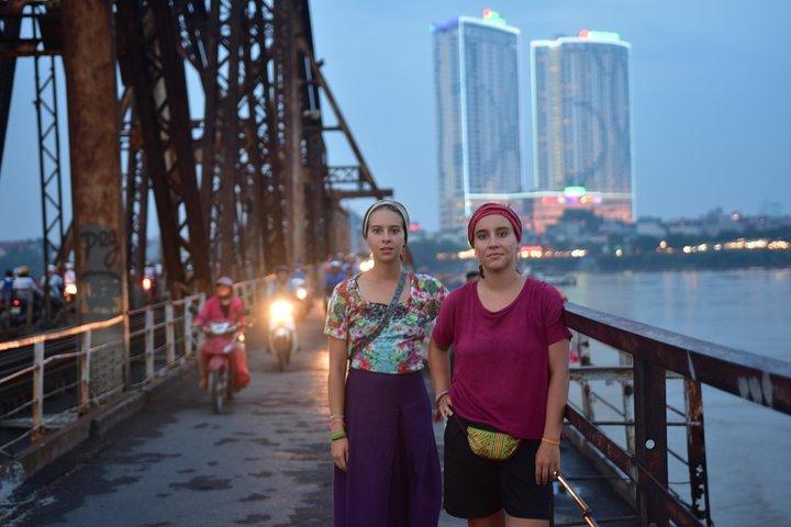 Coucher de soleil à Hanoi en moto et musique cachée