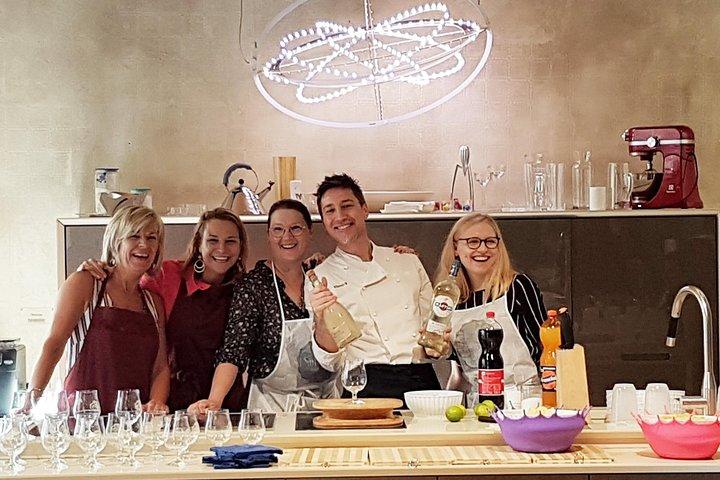Coquetel Italiano + Arte de Fazer Massas Aula de Culinária em Local Único em Milão