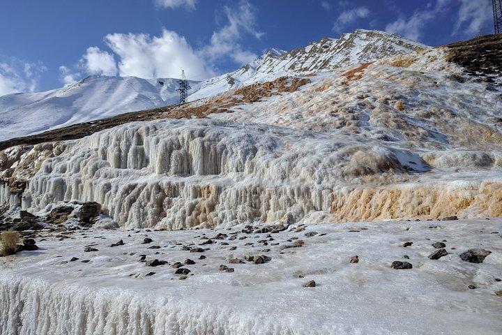 Kazbegi Adventure Day Trip - Gveleti滝とGergeti、Ananuriへのハイキング