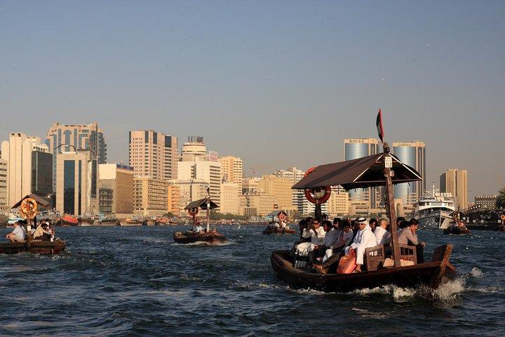 Oplev Den arv og moderne attraktioner i Dubai