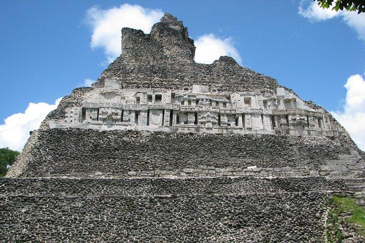 Sito Xunantunich Maya