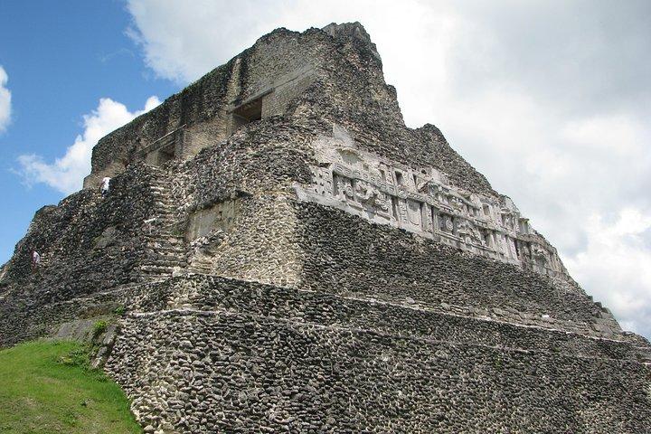Sito Xunantunich Maya