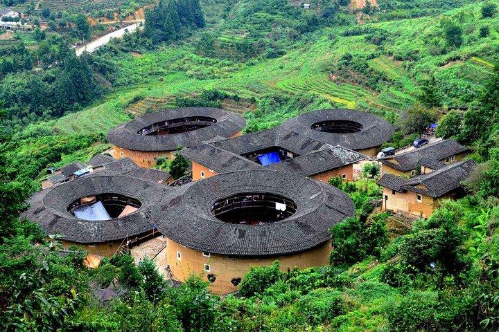 Excursion d'une journée privée à Xiamen dans le cluster Tianluokeng Tulou et Hekeng Tulou