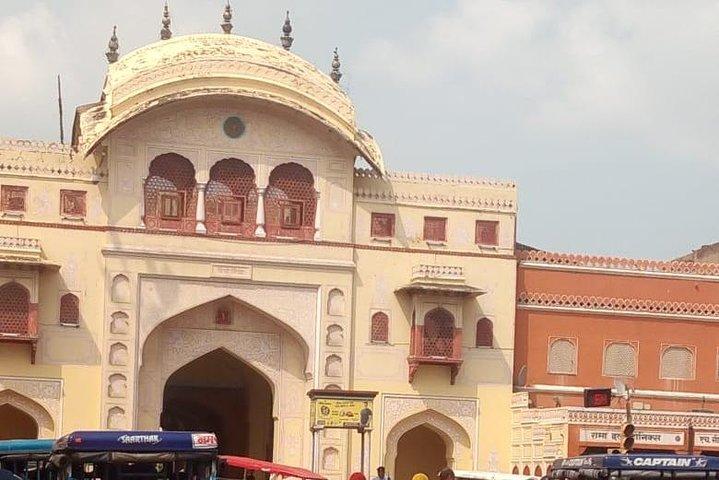 Jaipur Same Day Trip von Delhi mit dem Auto mit Reiseleiter und Mittagessen