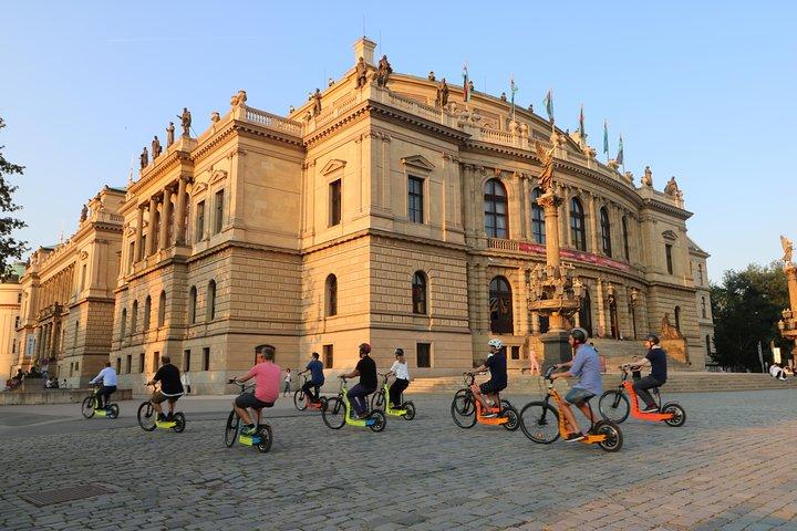 Praag: elektrische scooter & E-bike rondleiding