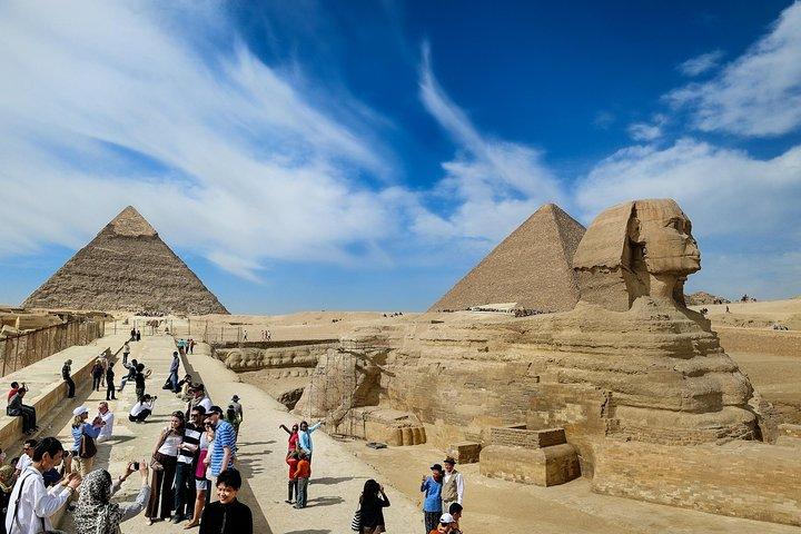 Kamelritt eller häst runt pyramiderna